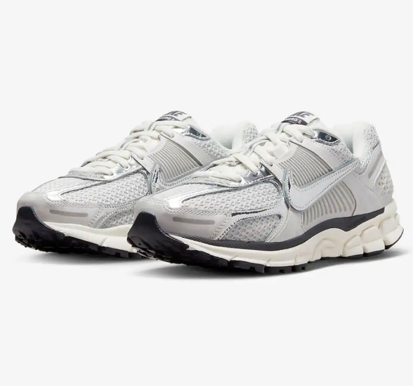 Nike Zoom Vomero 5 Photon Dust Metallic Silver 