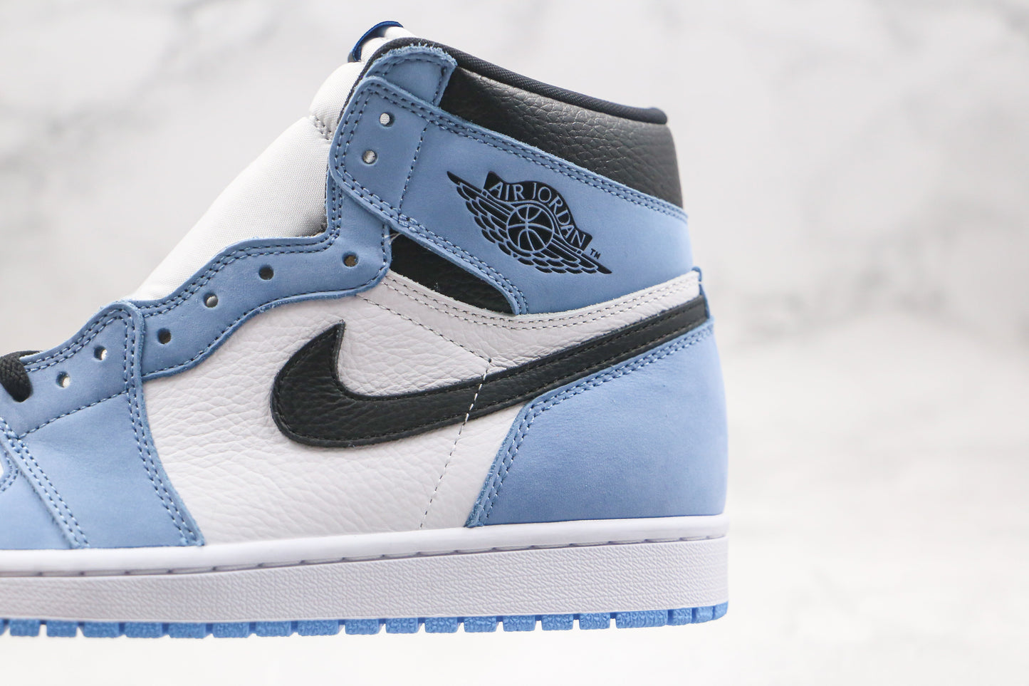 Jordan 1 Retro High White University Blue Black 