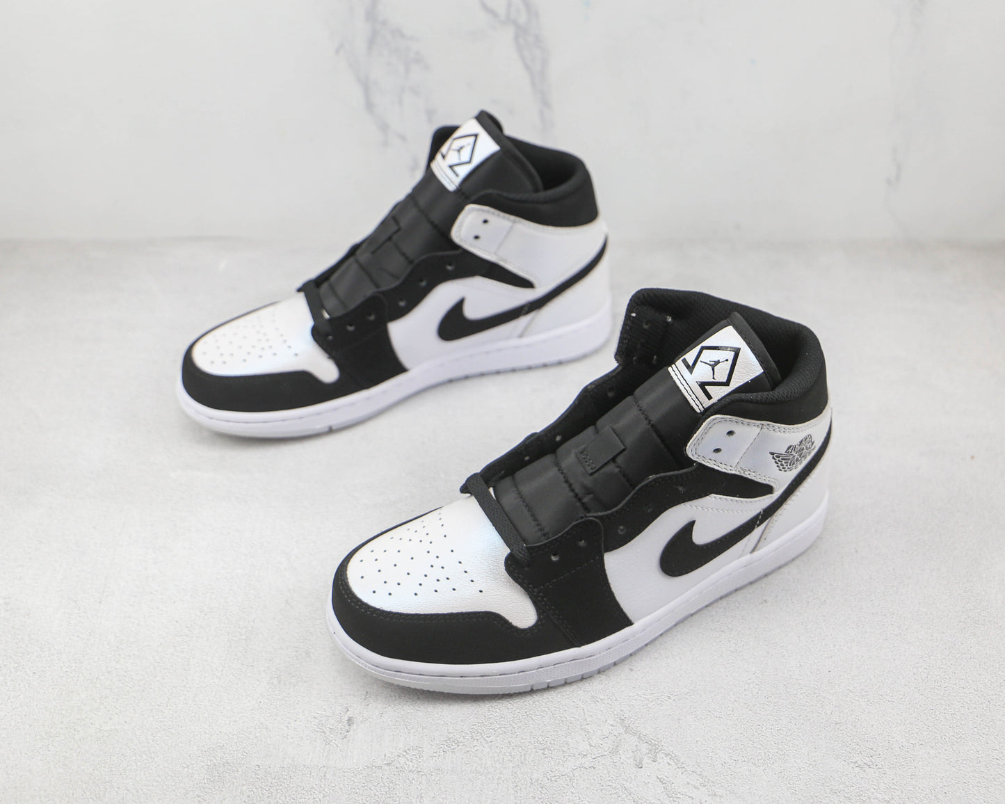 Jordan 1 Mid Diamond 