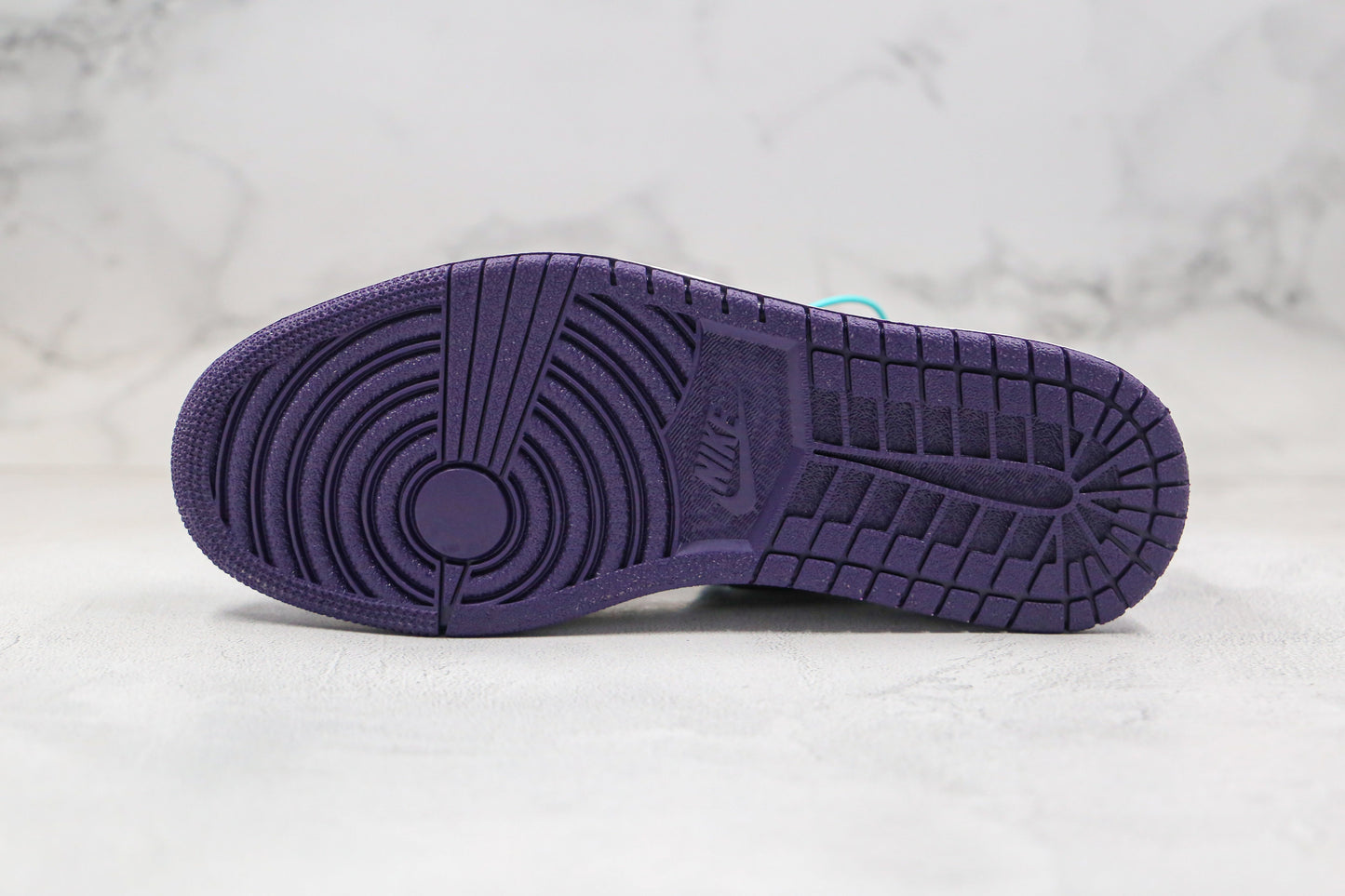 Jordan 1 Low Court Purple 
