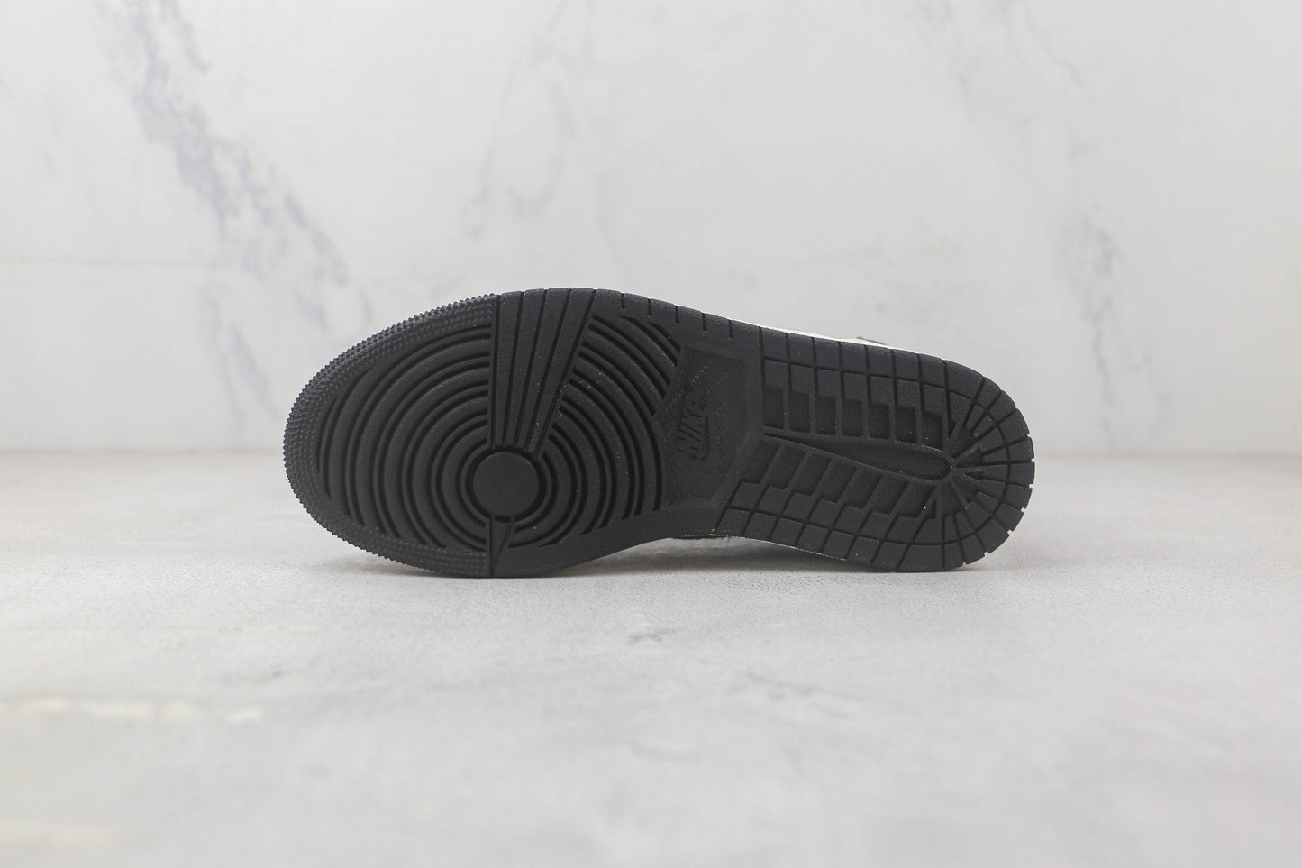 Jordan 1 Low Black Smoke Grey 