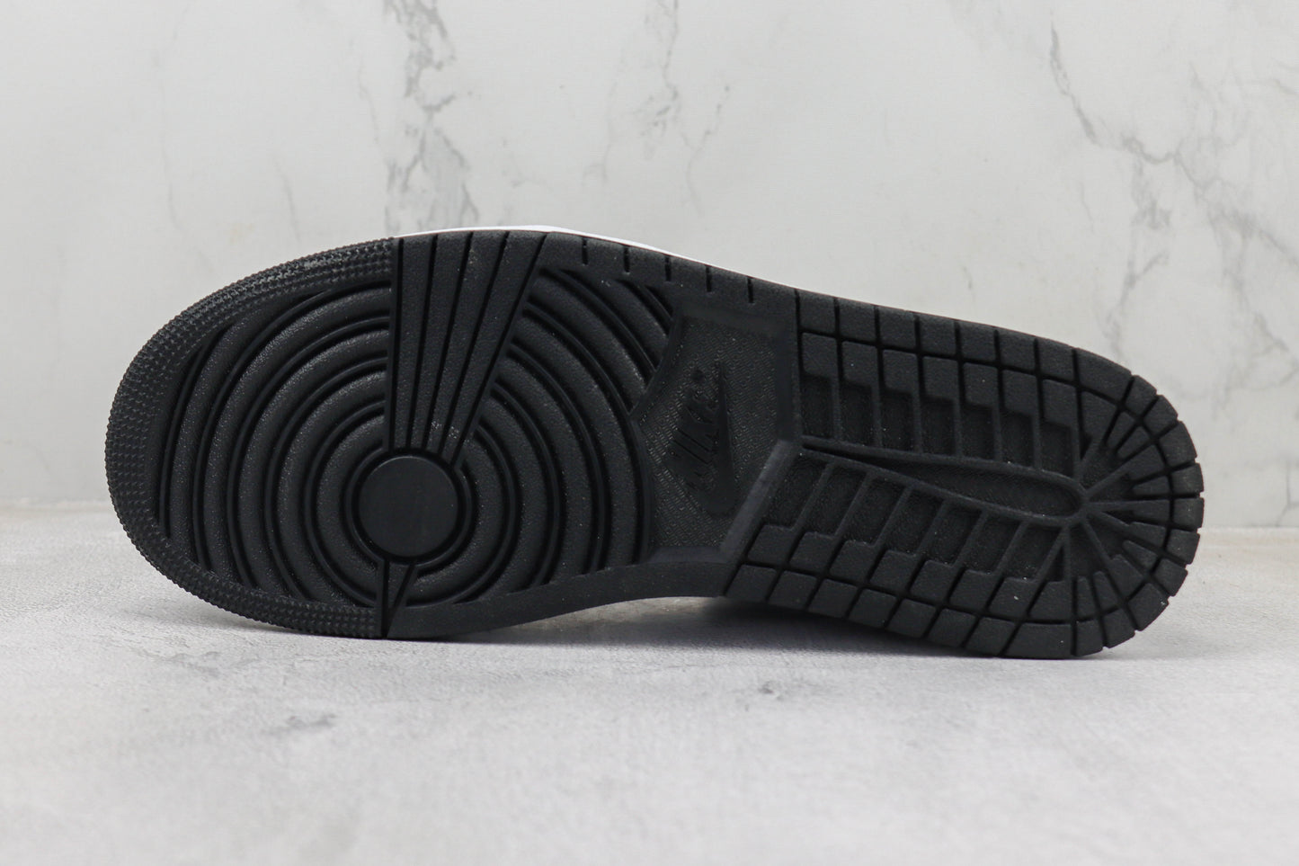 Jordan 1 Mid Panda 