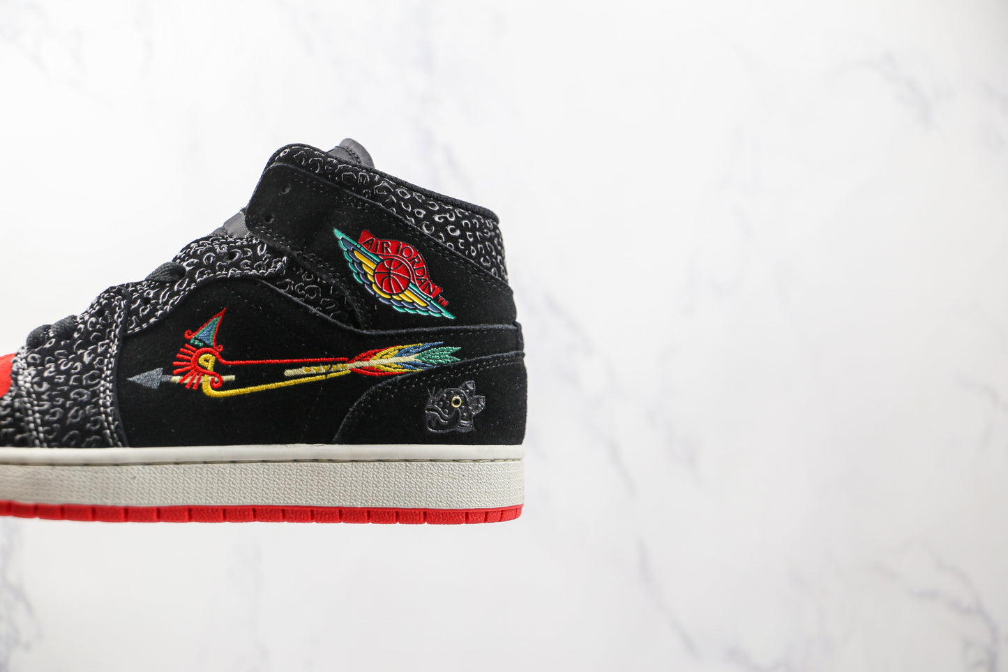 Jordan 1 Mid SE Siempre Familia 