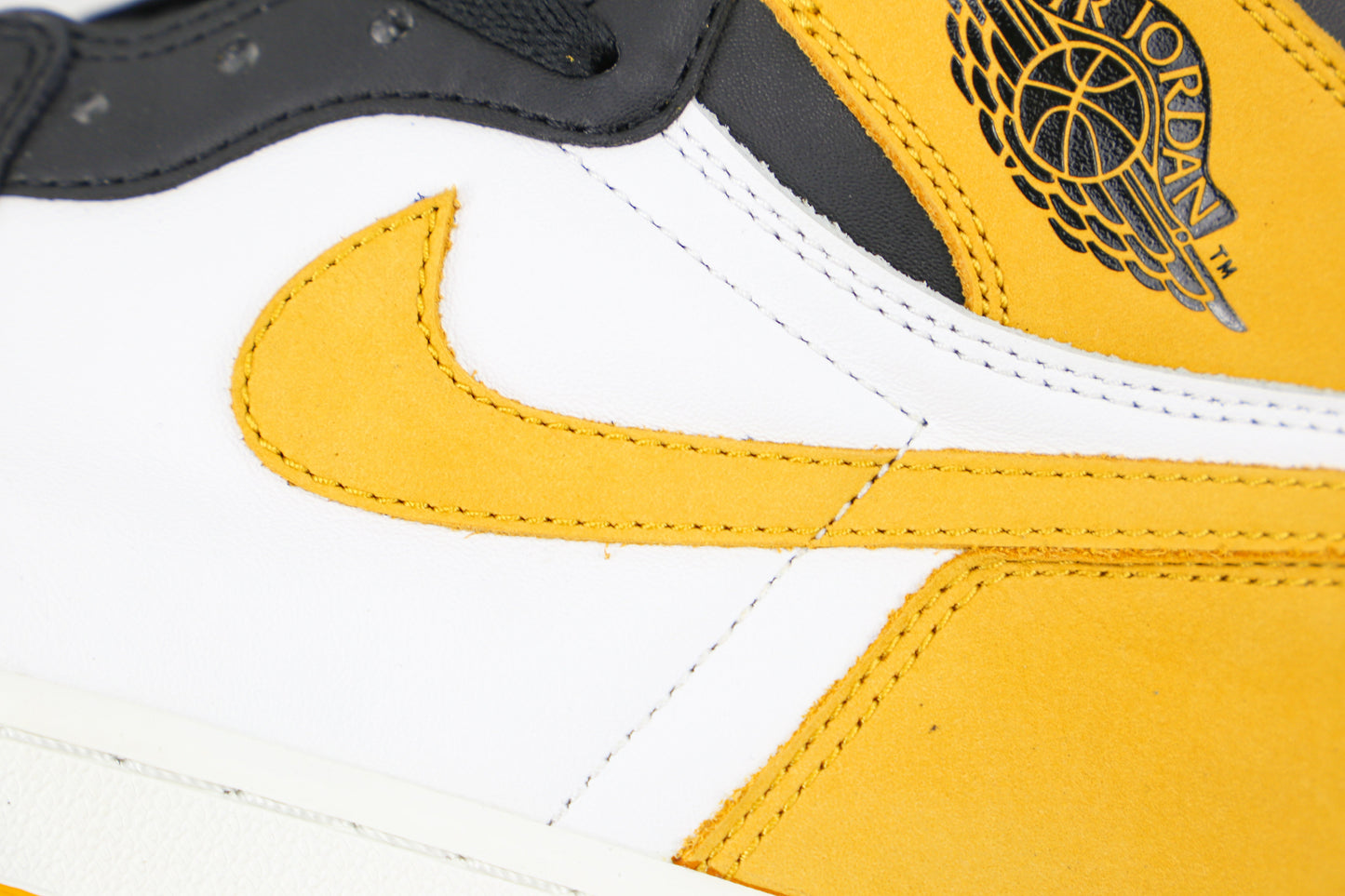 Jordan 1 Retro High Yellow Ocher 