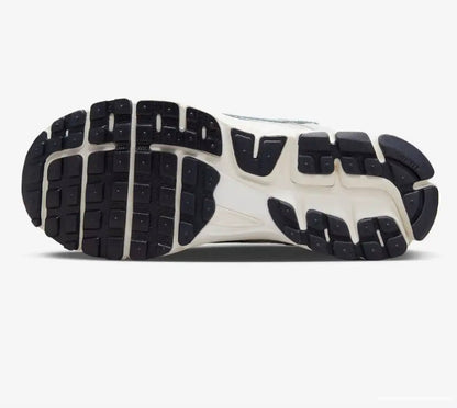 Nike Zoom Vomero 5 Photon Dust Metallic Silver 