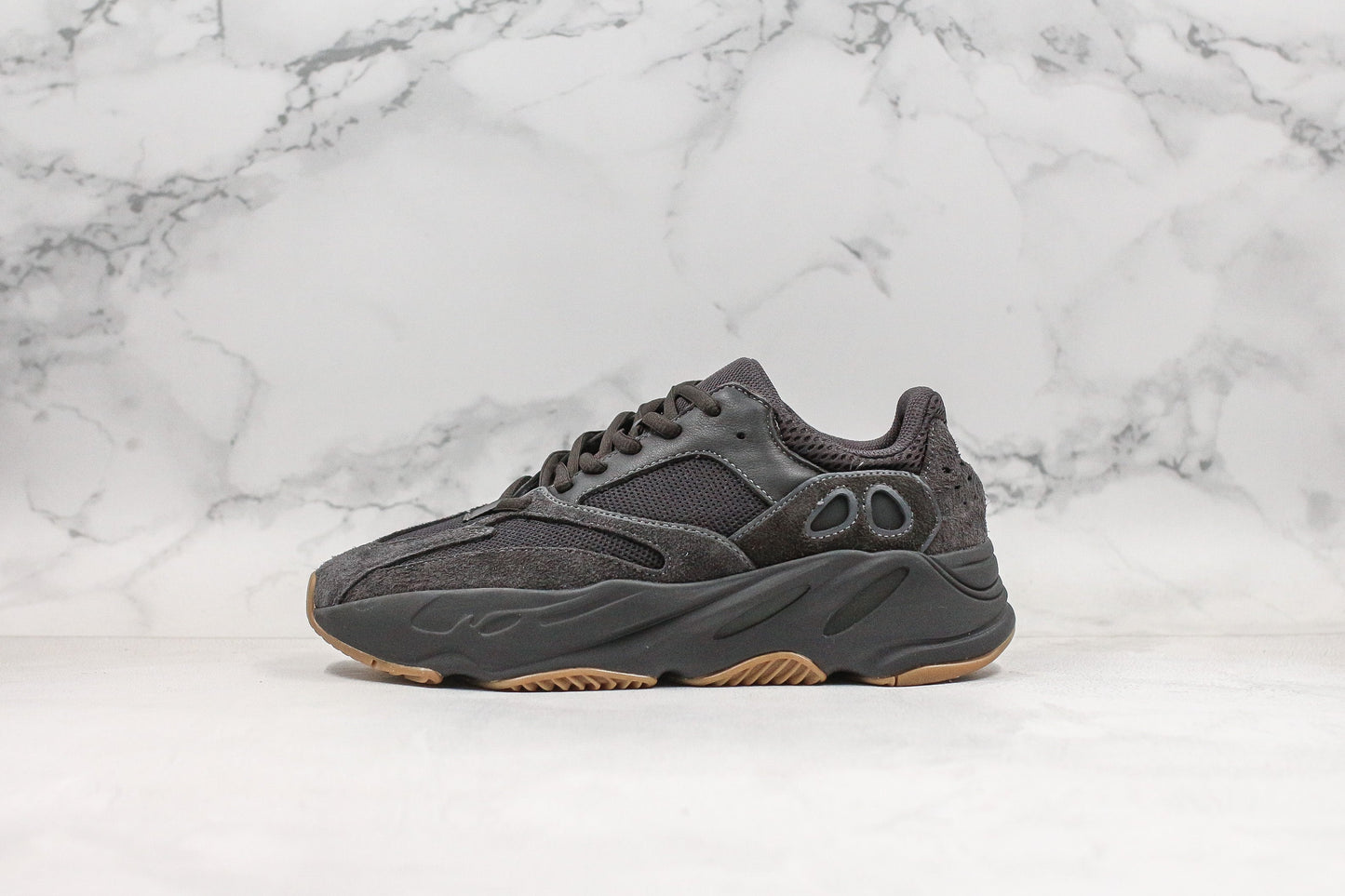 Adidas Yeezy Boost 700 Utility black 