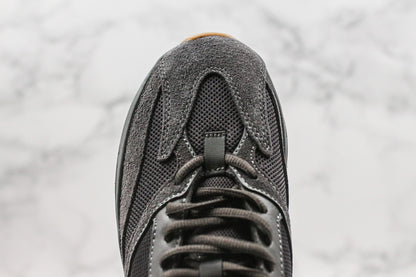 Adidas Yeezy Boost 700 Utility black 