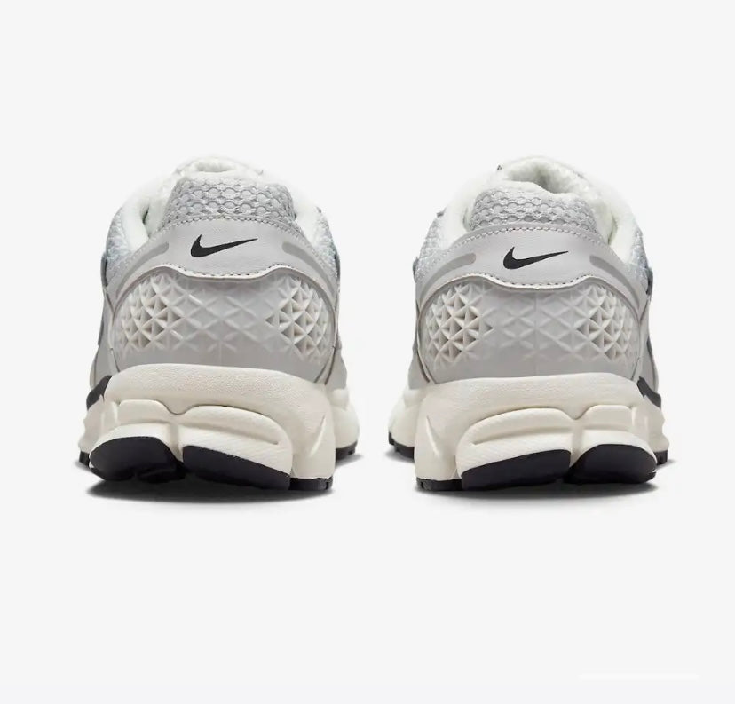 Nike Zoom Vomero 5 Photon Dust Metallic Silver 