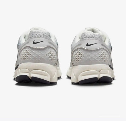 Nike Zoom Vomero 5 Photon Dust Metallic Silver 