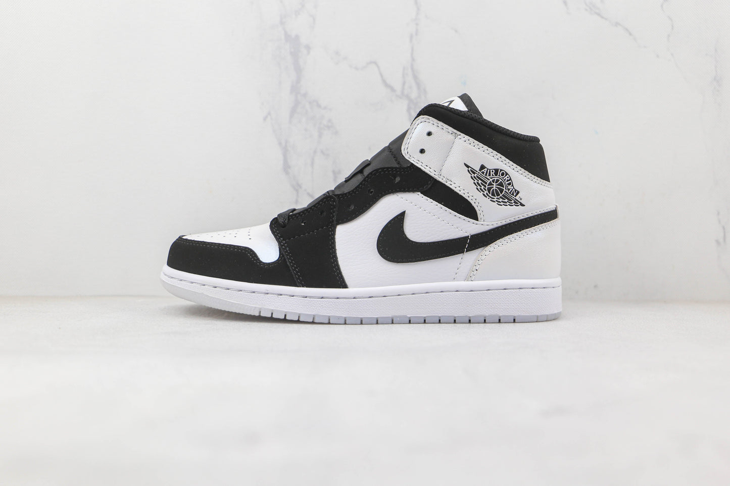 Jordan 1 Mid Diamond 
