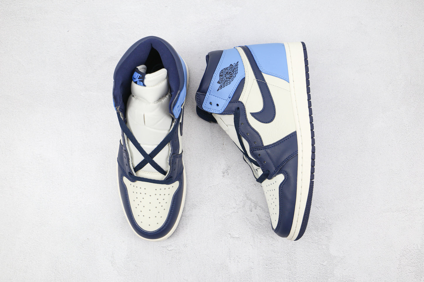 Jordan 1 Retro High Obsidian UNC 