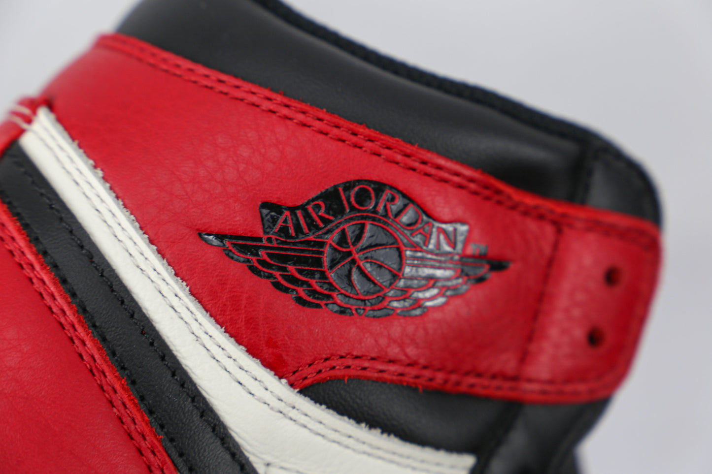 Jordan 1 Retro High Bred Toe 