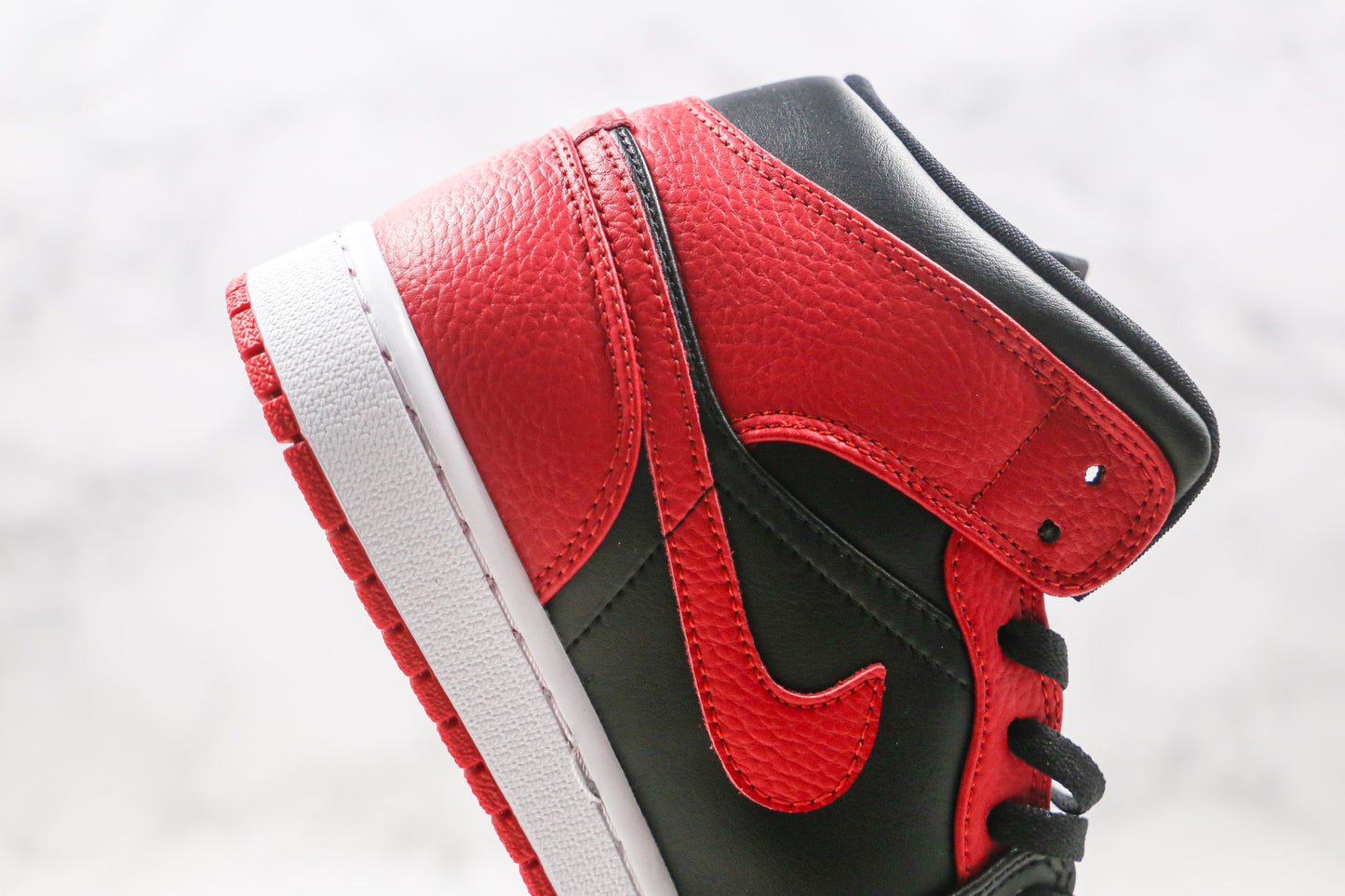 Jordan 1 Mid Reverse Bred 