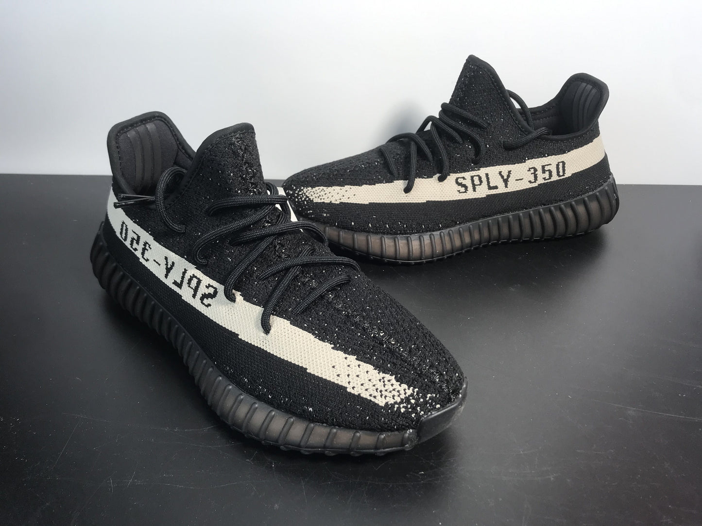Adidas Yeezy Boost 350 V2 Oreo 