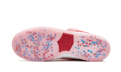 Nike SB Dunk Low Strangelove 
