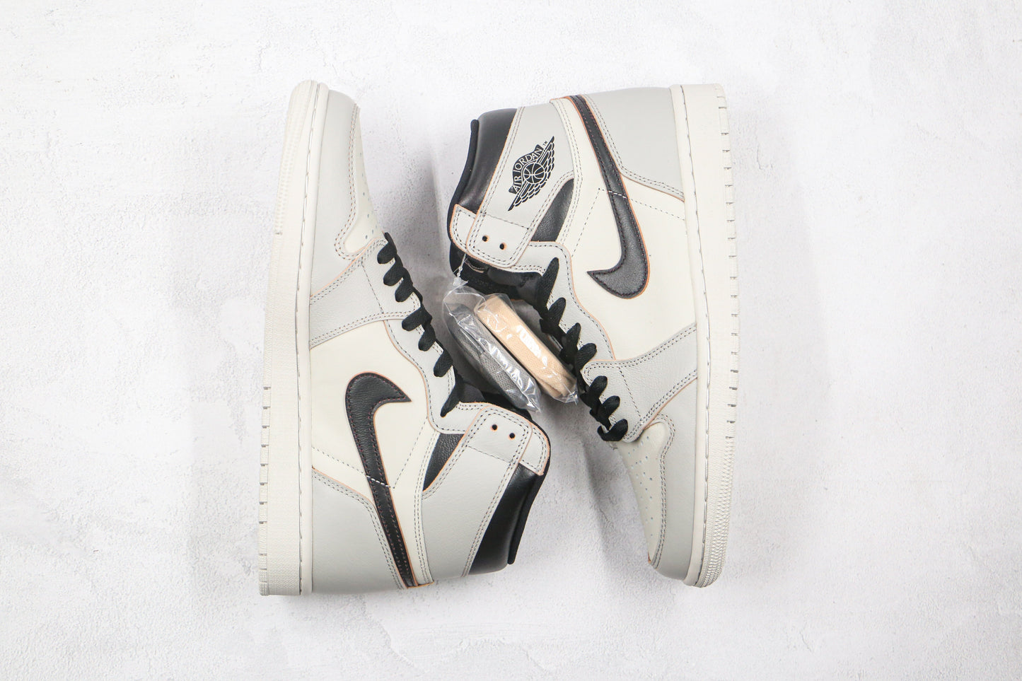 Jordan 1 Retro High OG Defiant SB NYC to Paris 