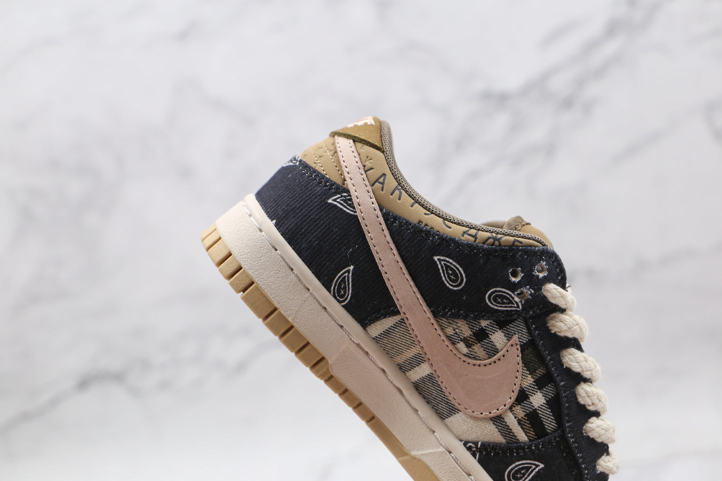 Nike SB Dunk Low Travis Scott 
