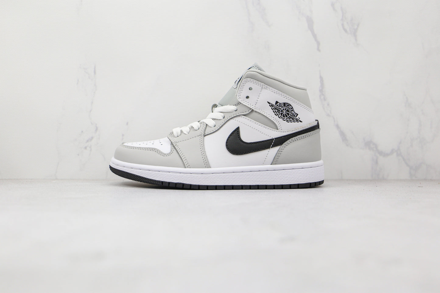 Jordan 1 Mid Light Smoke Grey 