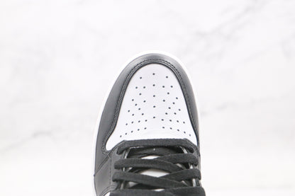 Jordan 1 Retro High Black Toe 