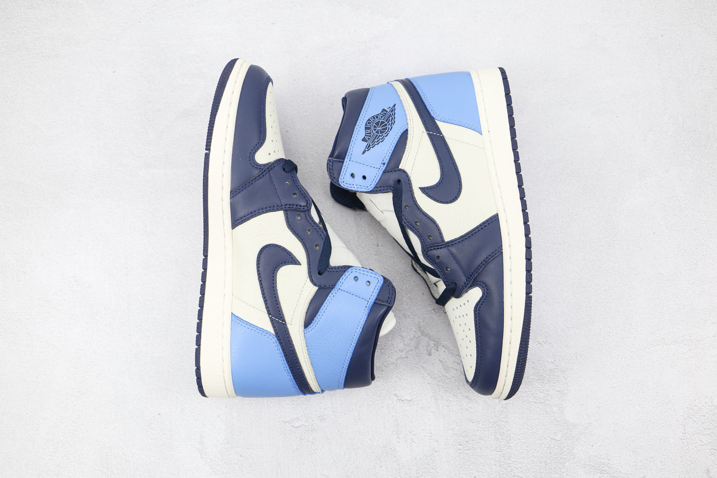 Jordan 1 Retro High Obsidian UNC 