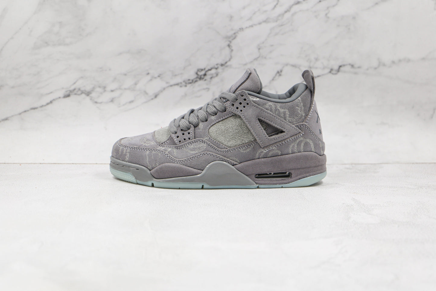 Jordan 4 Retro Kaws 