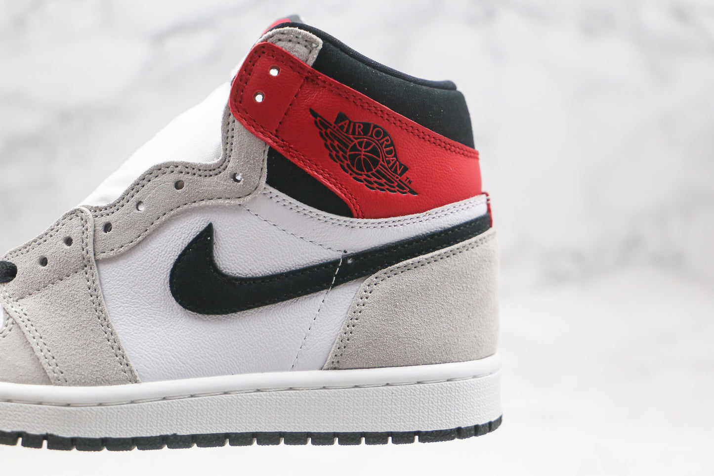 Jordan 1 Retro High Light Smoke Gray 