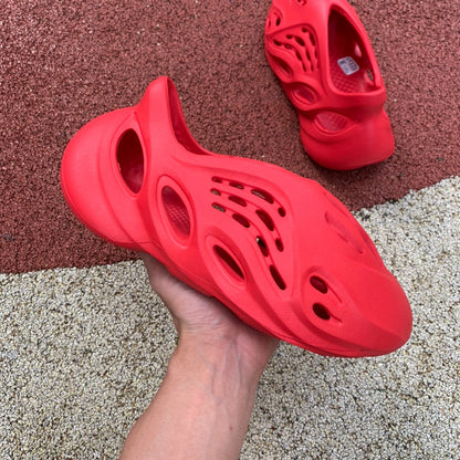 Adidas Yeezy Foam RNNR Vermillion 