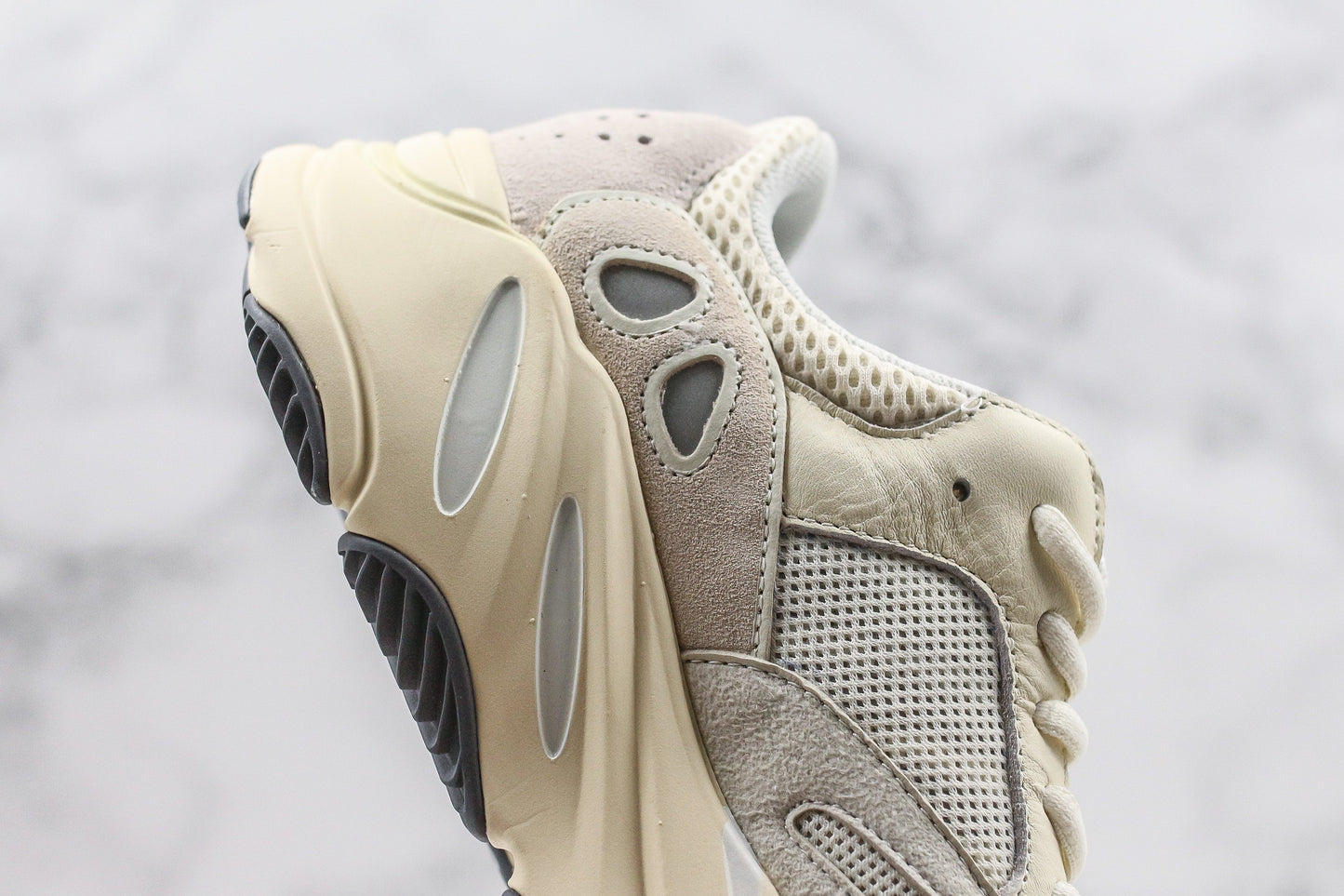 Adidas Yeezy Boost 700 Analog 