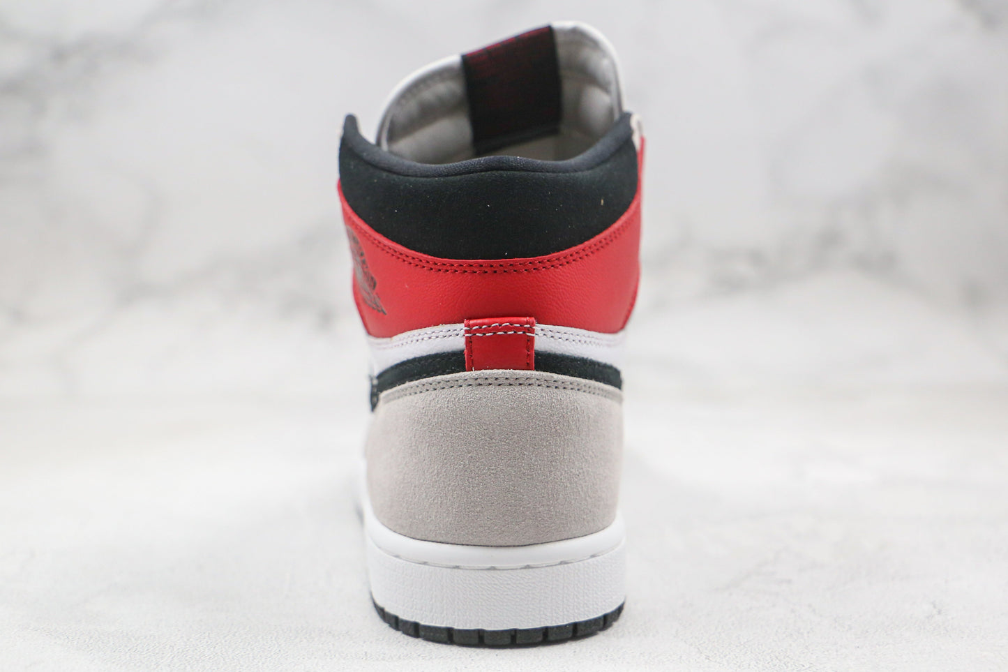 Jordan 1 Retro High Light Smoke Gray 