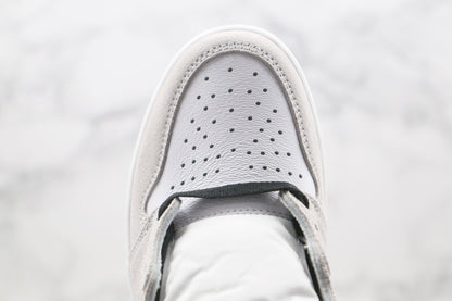 Jordan 1 Retro High Light Smoke Gray 
