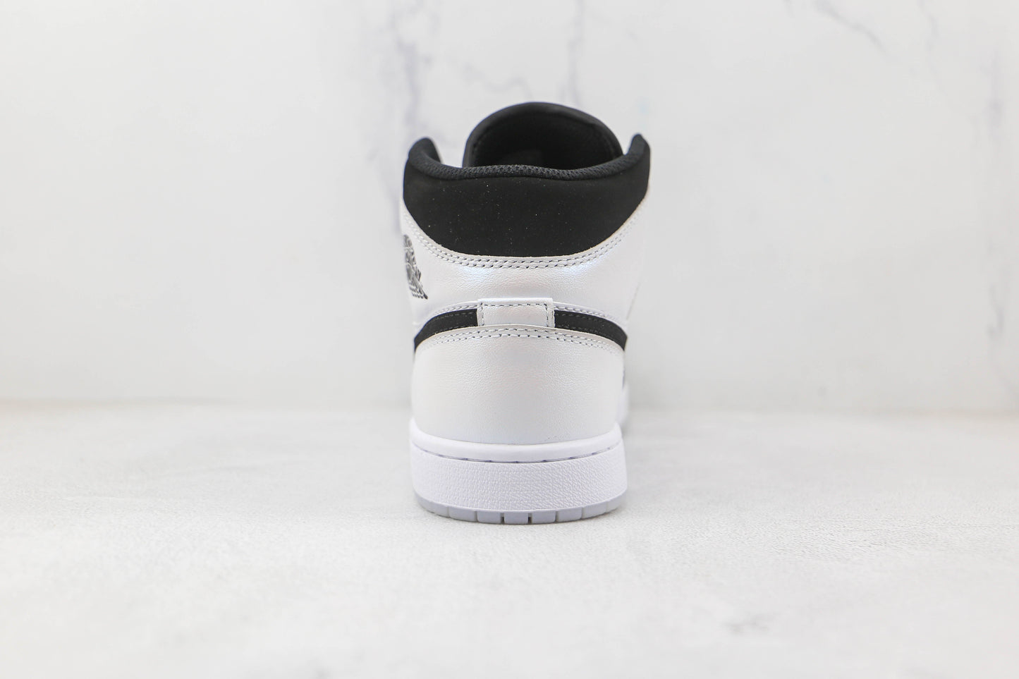 Jordan 1 Mid Diamond 