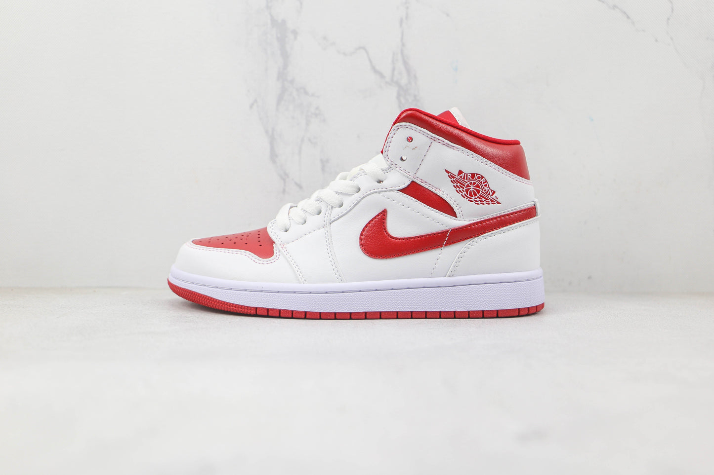 Jordan 1 Mid Reverse Chicago 