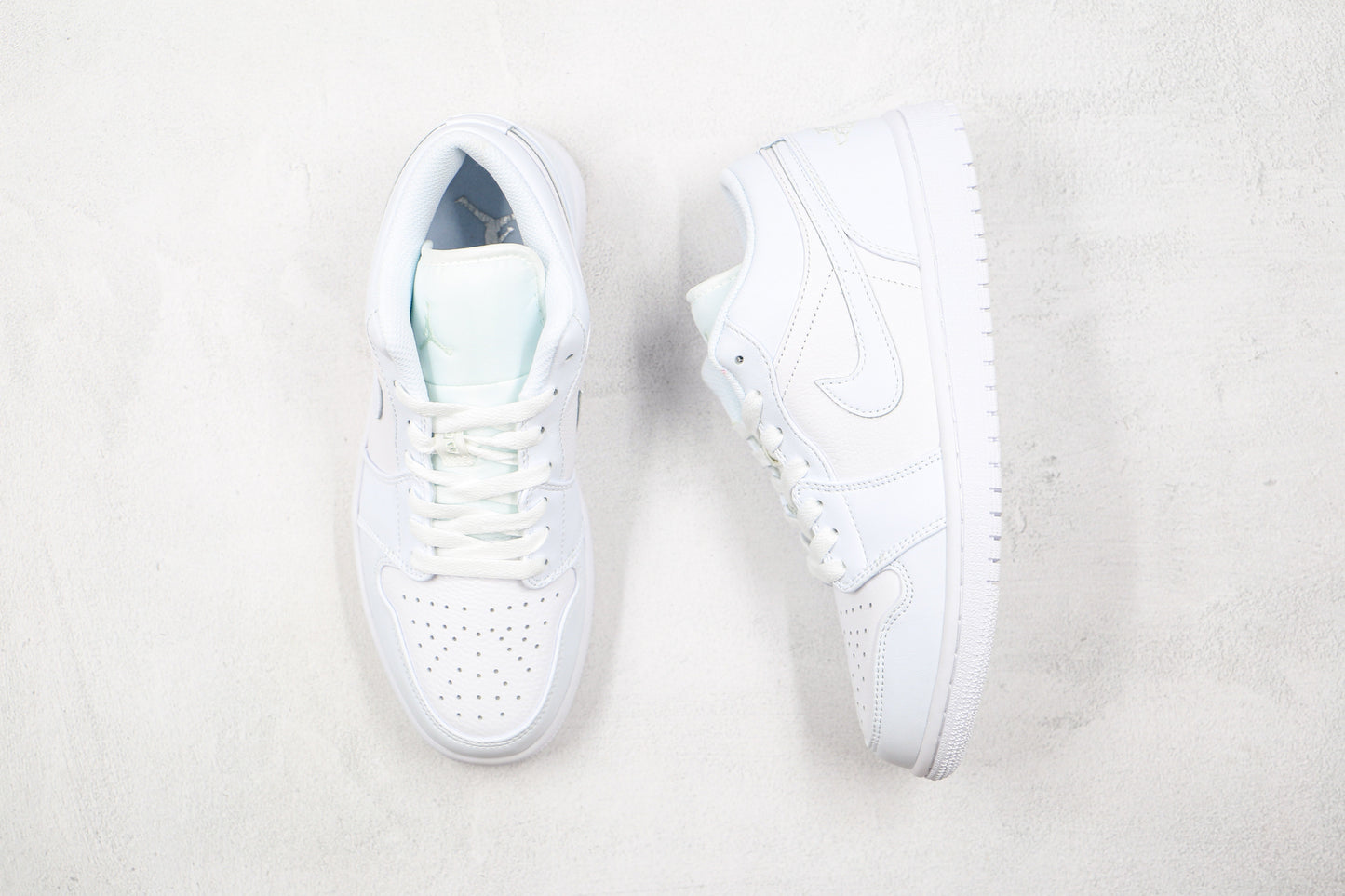Jordan 1 Low Triple White 