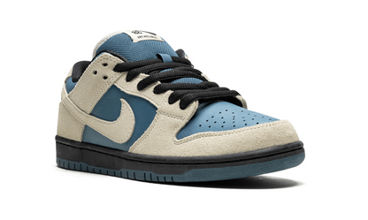 Nike Dunk SB Low Light Cream Thunderstorm 