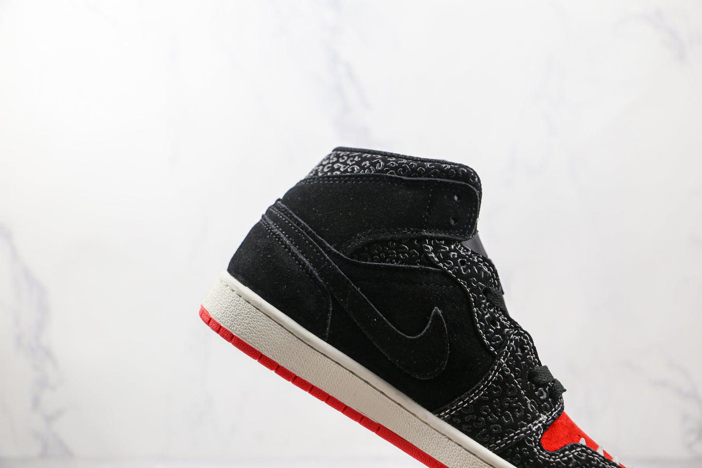 Jordan 1 Mid SE Siempre Familia 