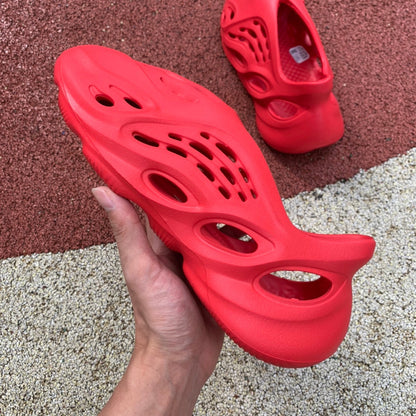 Adidas Yeezy Foam RNNR Vermillion 