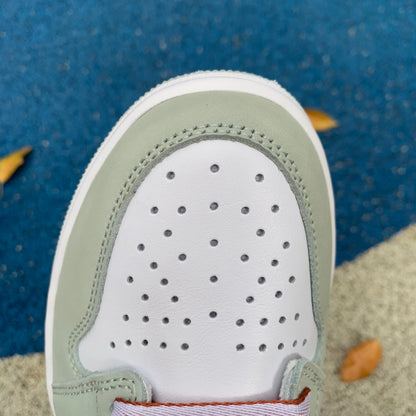 Jordan 1 Retro High OG Seafoam 