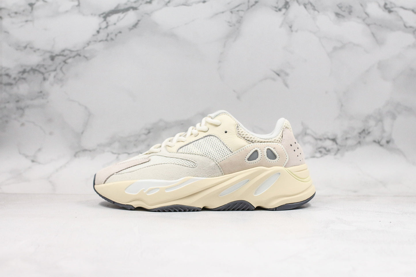 Adidas Yeezy Boost 700 Analog 