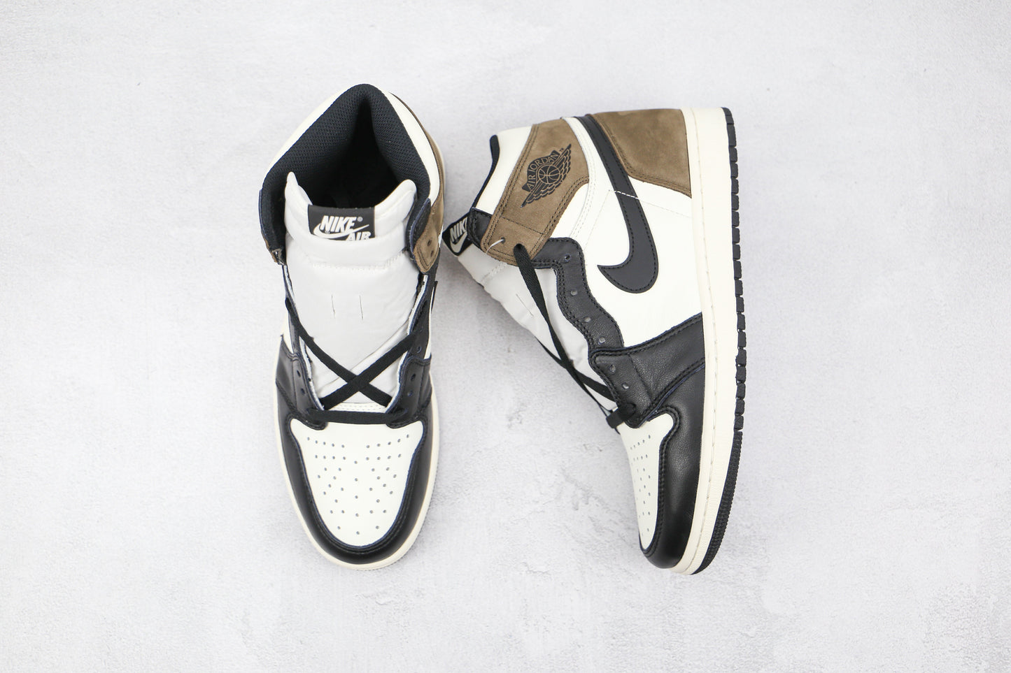 Jordan 1 Retro High Dark Mocha 