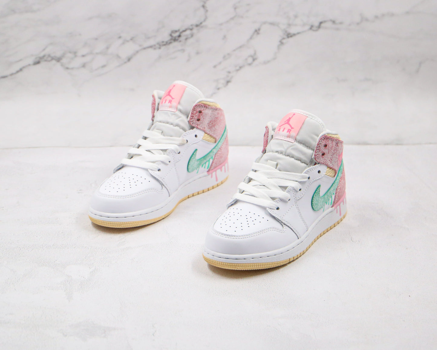 Jordan 1 Mid Paint Drip 