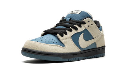Nike Dunk SB Low Light Cream Thunderstorm 