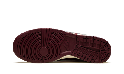Nike Dunk Low Valentine's Day 