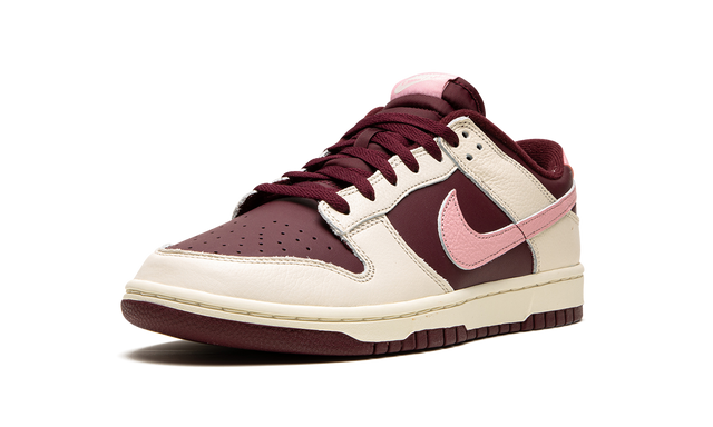Nike Dunk Low Valentine's Day 