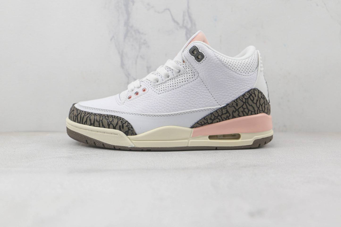 Jordan 3 Retro Neapolitan Dark Mocha 