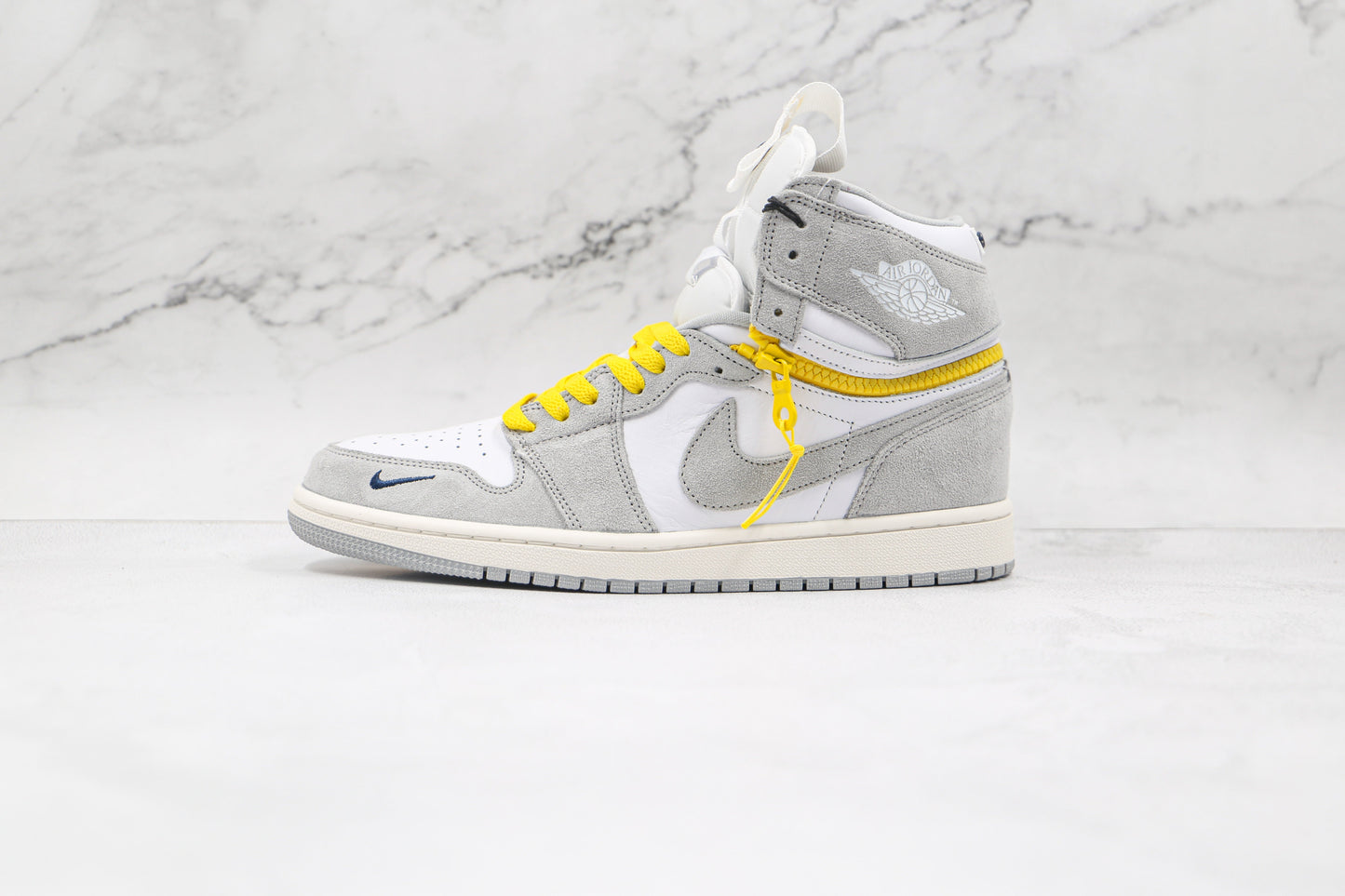 Jordan 1 High Switch Light Smoke Gray 