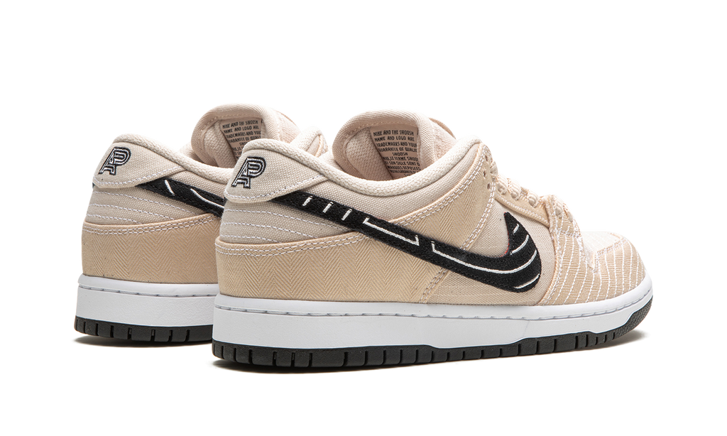 Nike SB Dunk Low Albino &amp; Preto 'Jiu-Jitsu' 